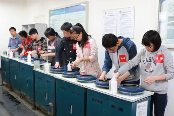 http://mse.dlut.edu.cn/images/__local8A0526FFE2B2DE8348C243B0DA530113_19398690_82C1.jpg